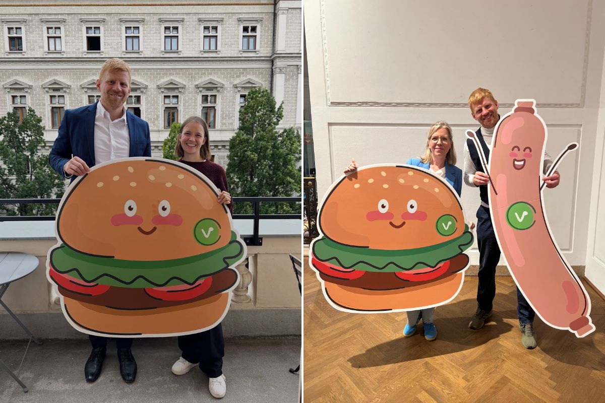 Anna Stürgkh und Leonore Gewessler zeigen gemeinsam mit Felix Hnat ihre Unterstützung für den Veggie-Burger