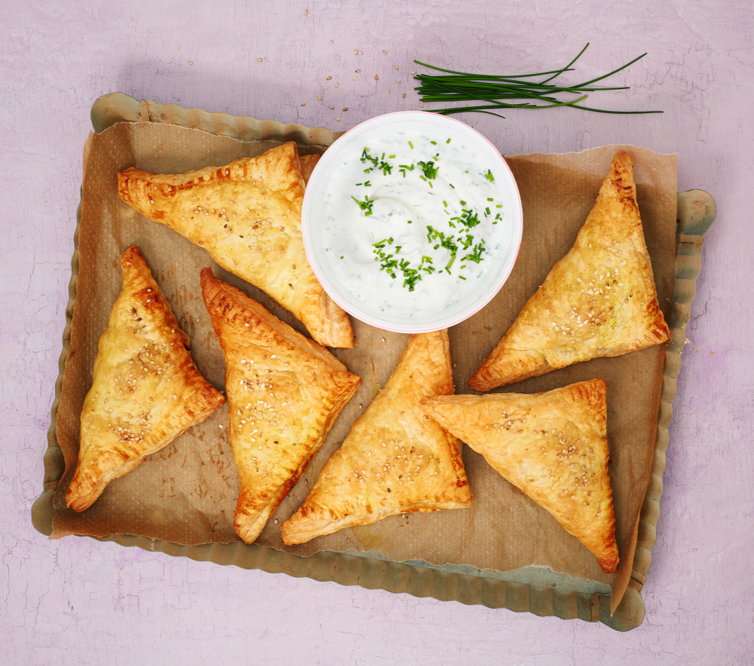 Blätterteigecken mit Gemüsefüllung und Dip | Vegane Gesellschaft Österreich